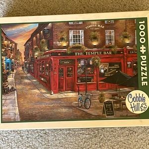 Cobble Hill The Temple Bar Red Pub 1000-Piece Puzzle